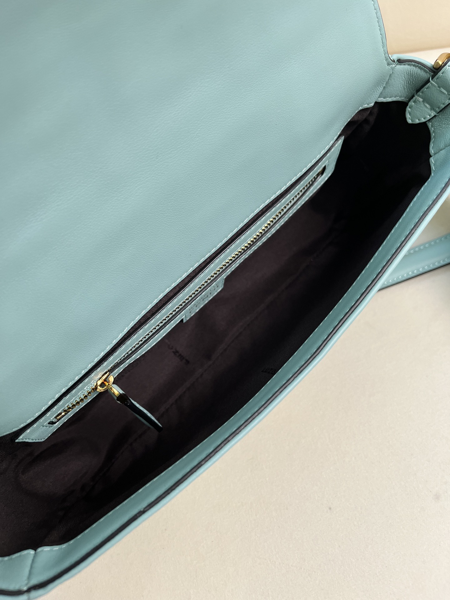 handbags FENDI 211 size:27*15*6cm - vstockx