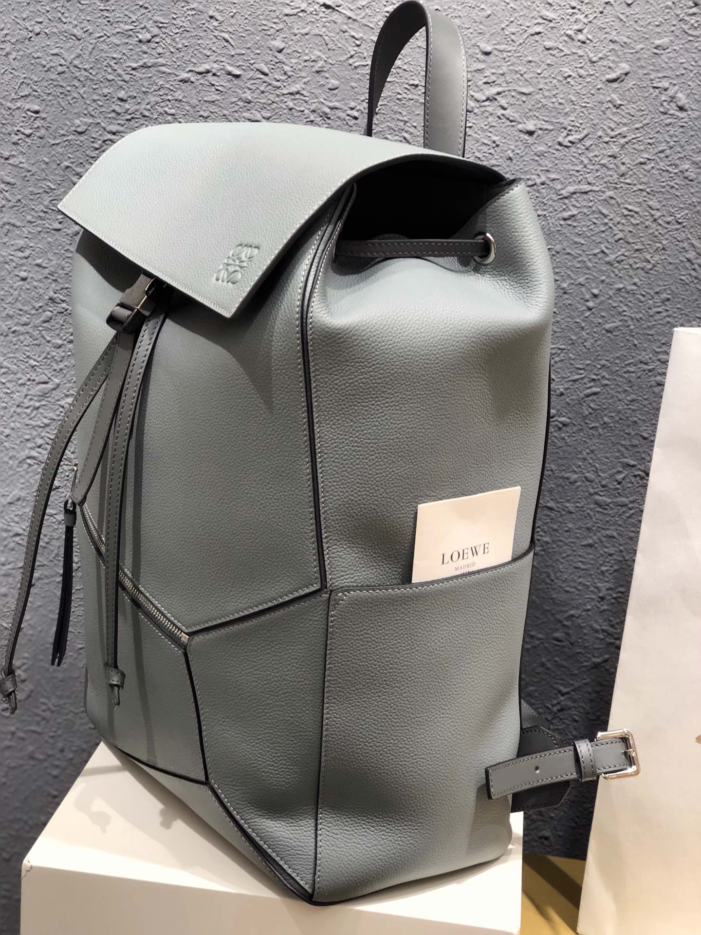 Handbags LOEWE ykk size:33x44.5x19 cm - vstockx