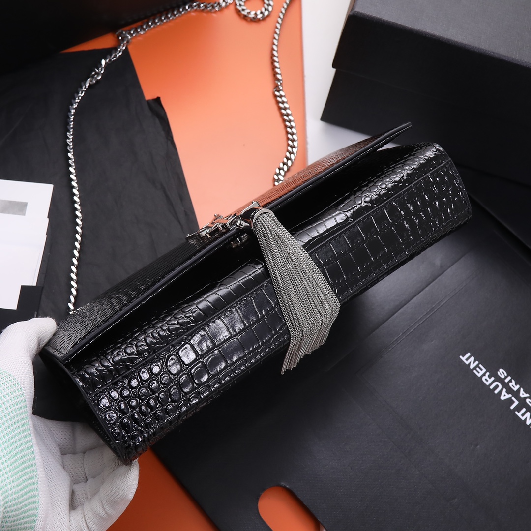 Handbags SAINT LAURENT 354119 size 24x14.5x5 cm - vstockx