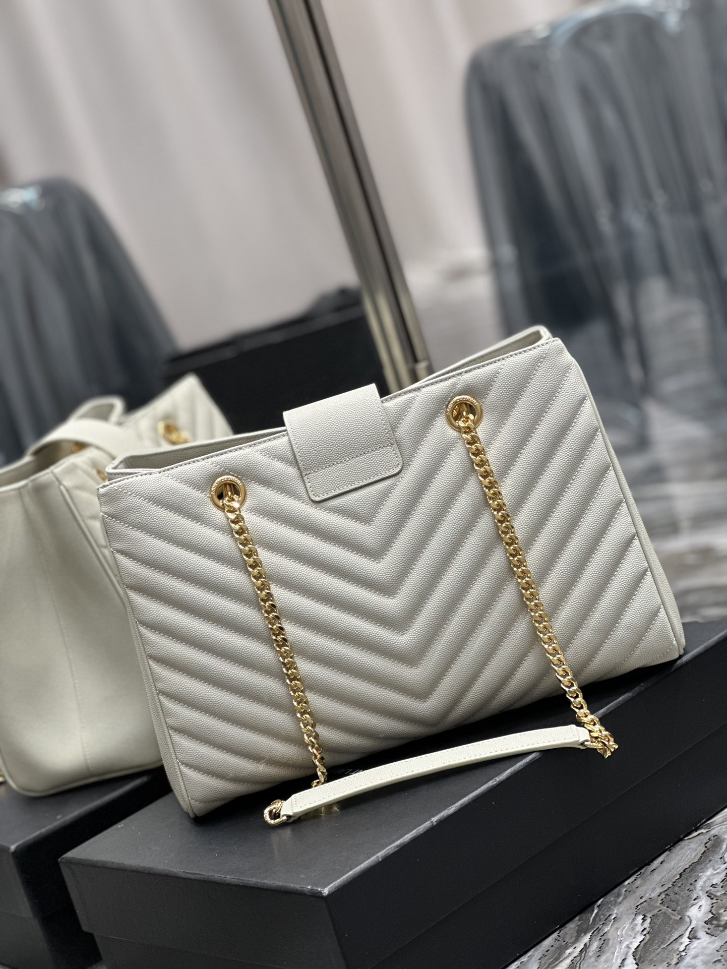 Handbags SAINT LAURENT 668900 size 33  22  15 cm - vstockx