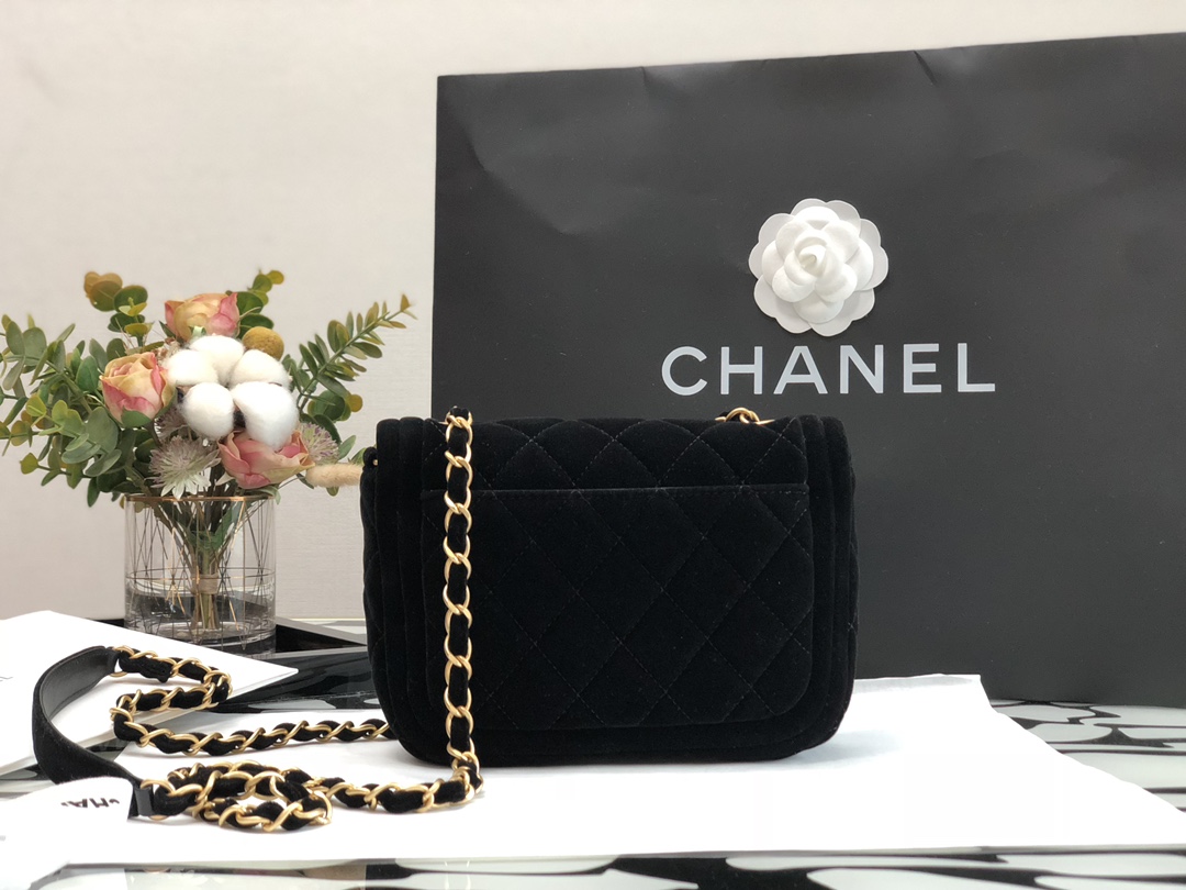 Handbag Chanel size 18  13  7 cm - vstockx