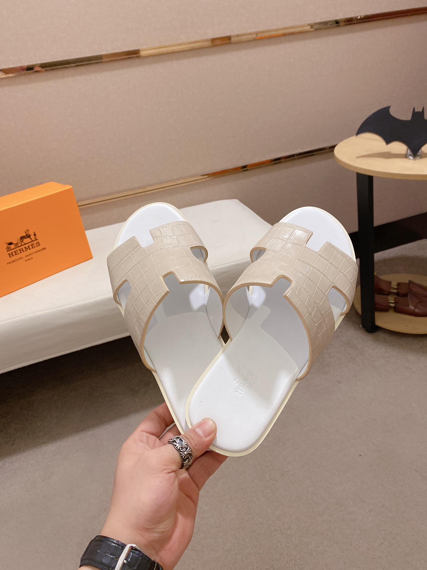 Hermes Sandals 7 - vstockx