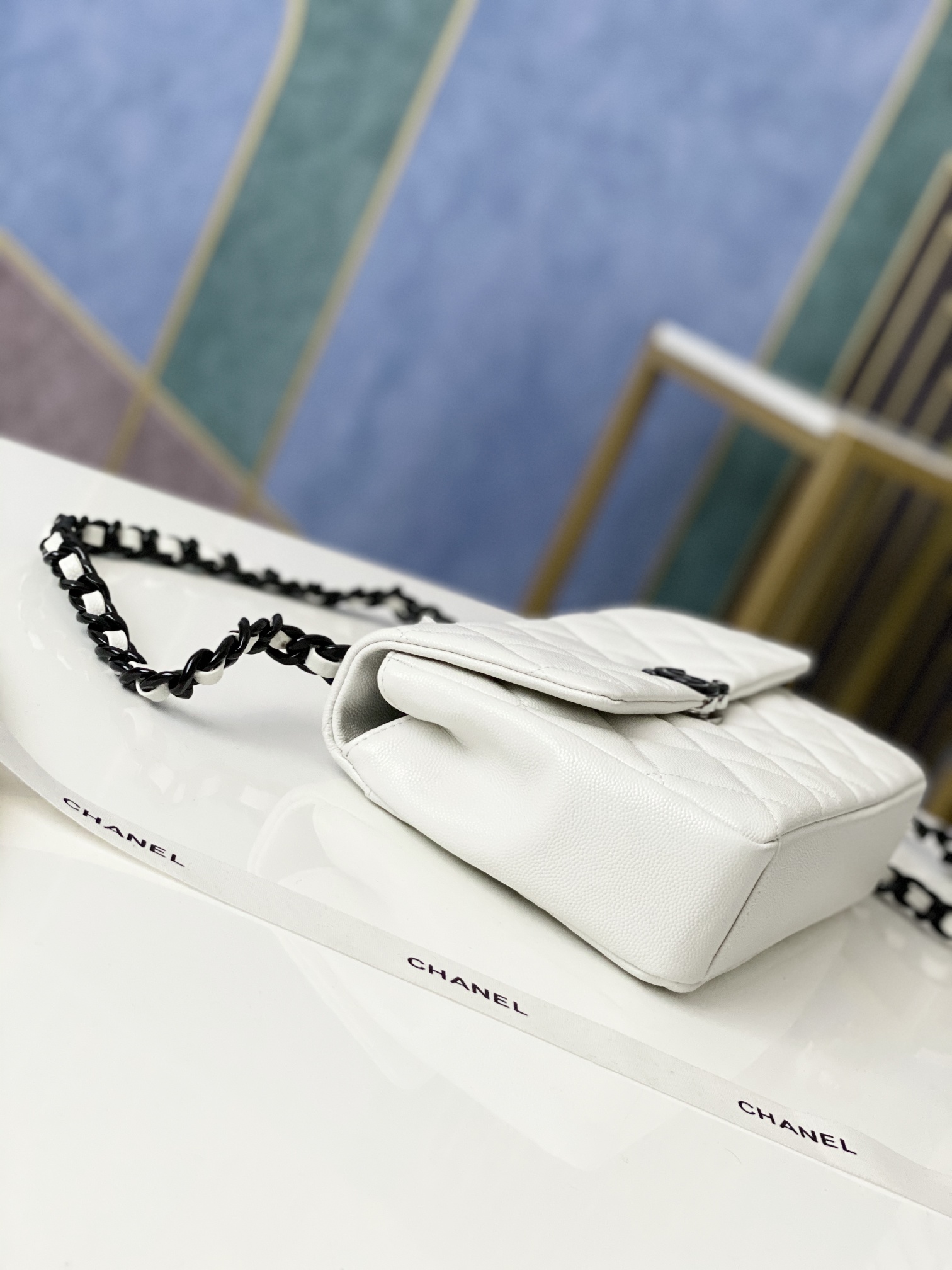 Handbag Chanel 2303 size 24x16.5x7 cm - vstockx