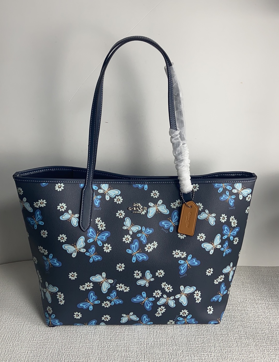 Handbags Coach CH211 size:32*28*14.5 - vstockx