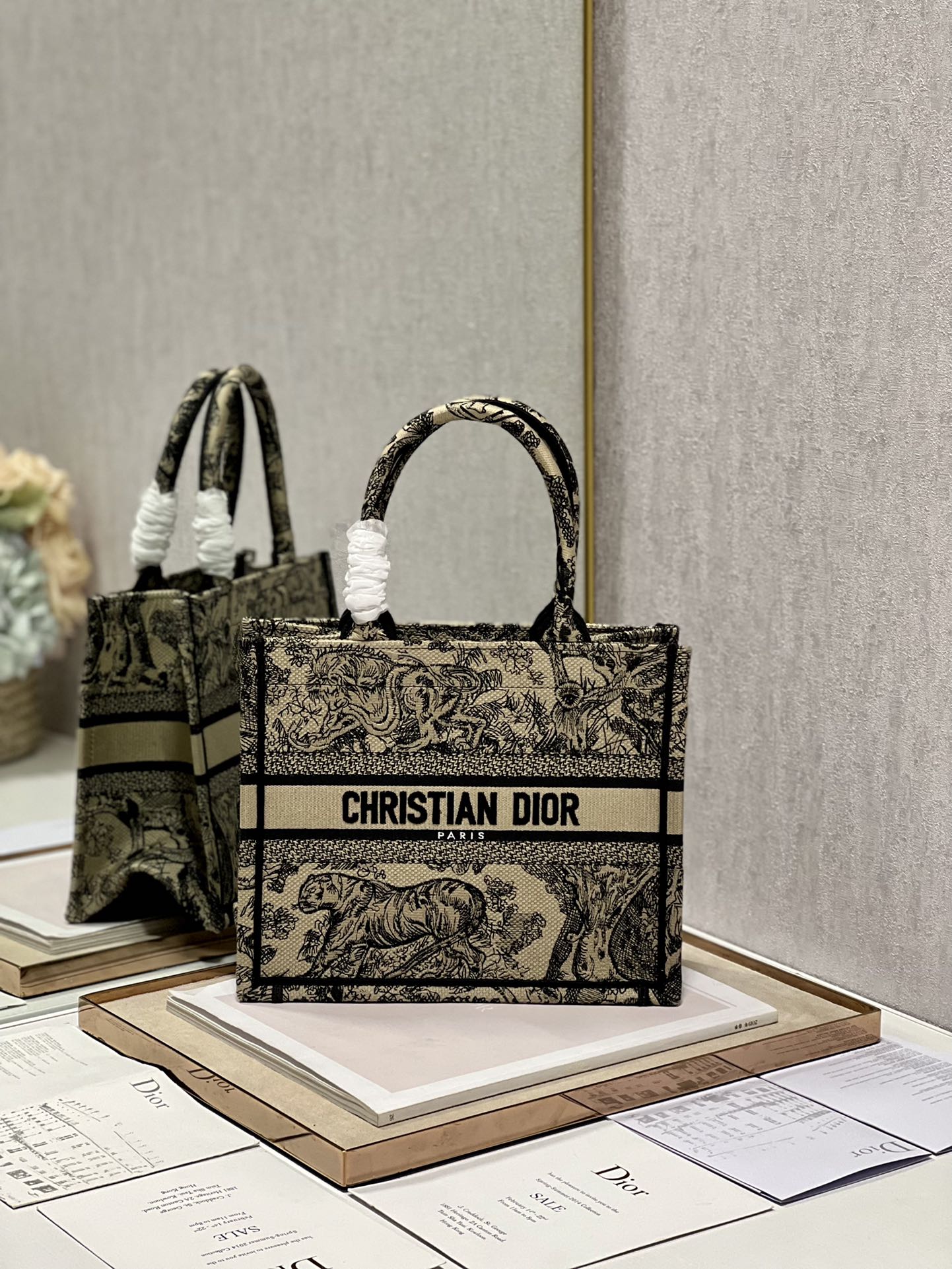 Handbags Dior mini Book Tote 8002 size:26.5*21*14 cm - vstockx