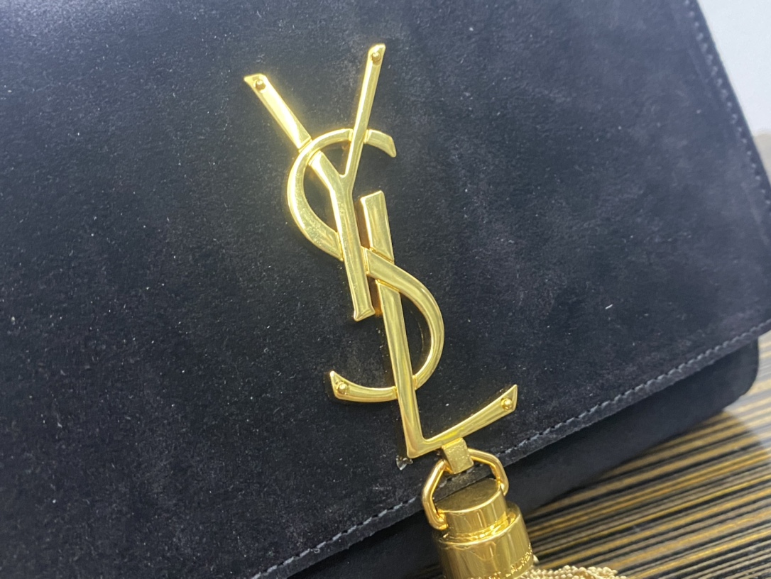 Handbags SAINT LAURENT 474366 size 20x15x7 cm - vstockx