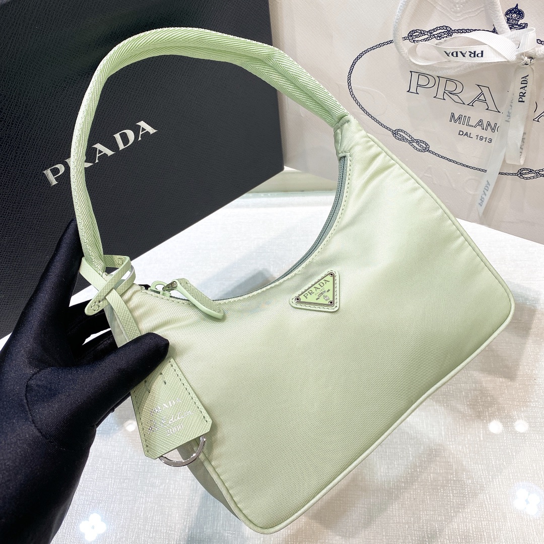 handbags prada Hobo 1NE515 Re-edition 2000 Size:22*17*6 - vstockx