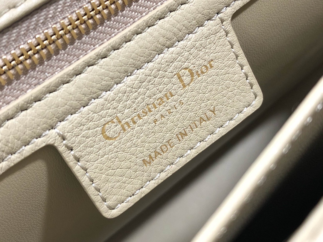 Handbag Dior M9243 size 28*17*9 cm - vstockx