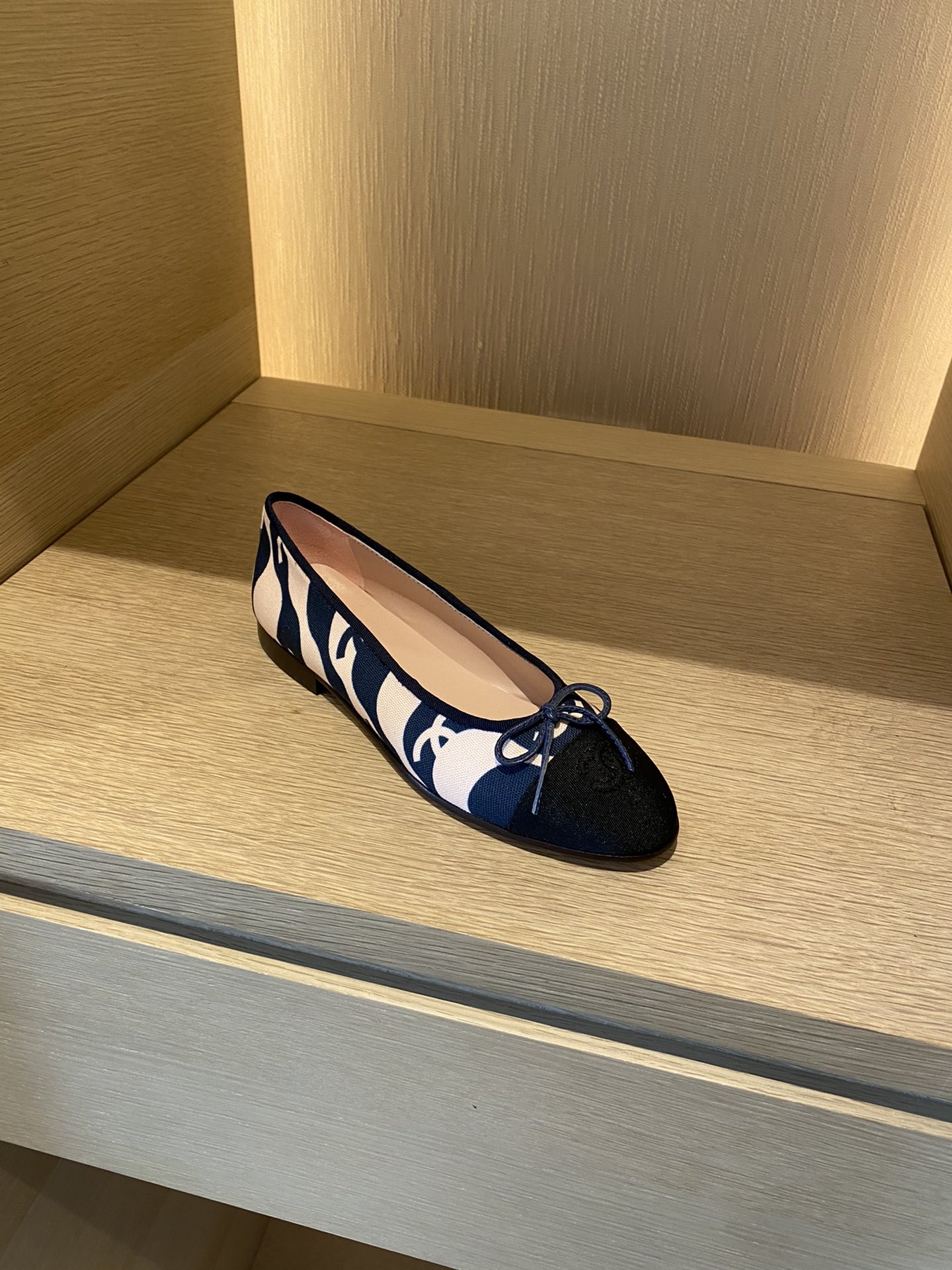 Chanel Ballerinas Fabric & Grosgrain 40 - vstockx