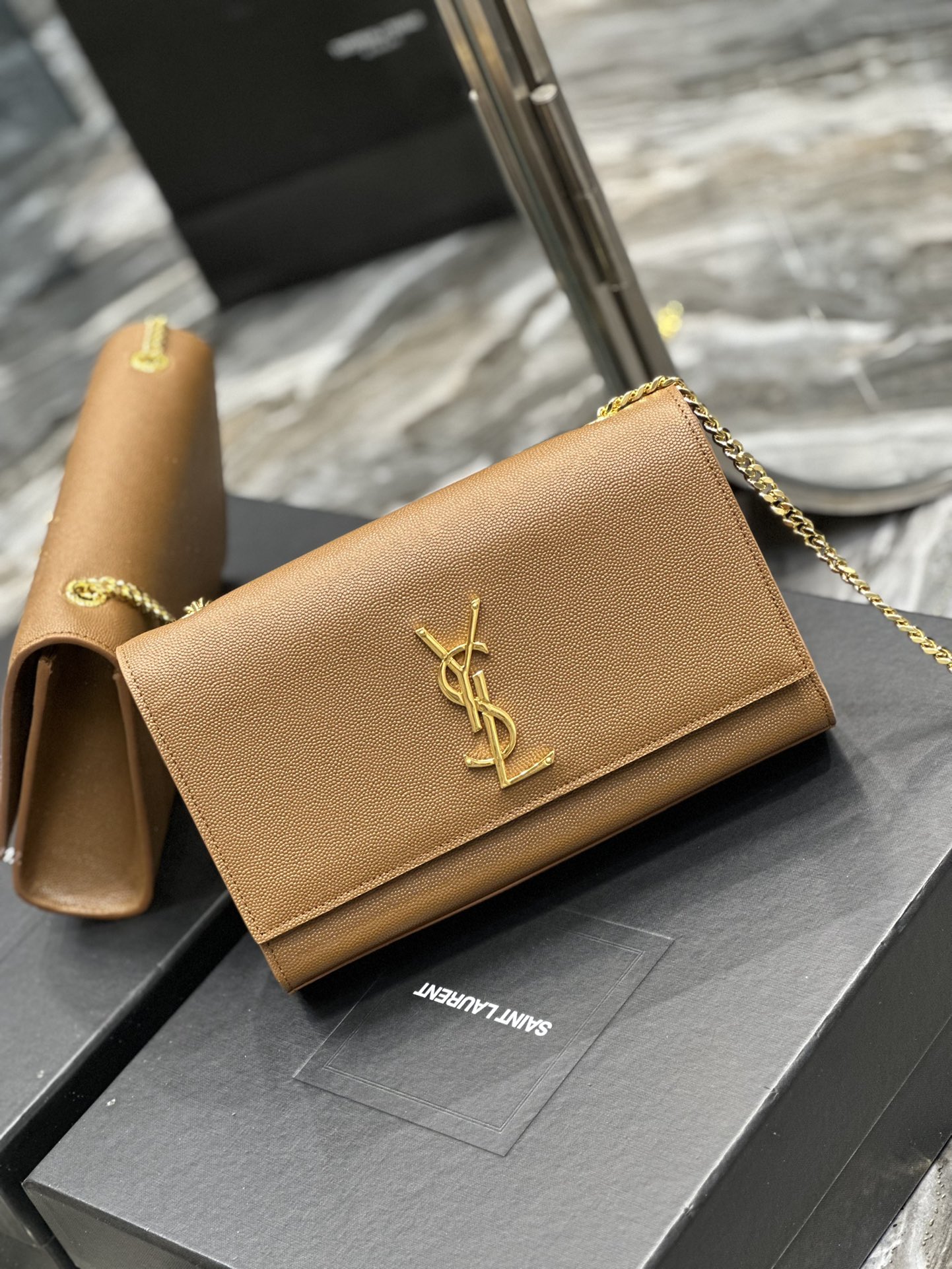 Handbags SAINT LAURENT 364021 size 24x14.5x5 cm - vstockx