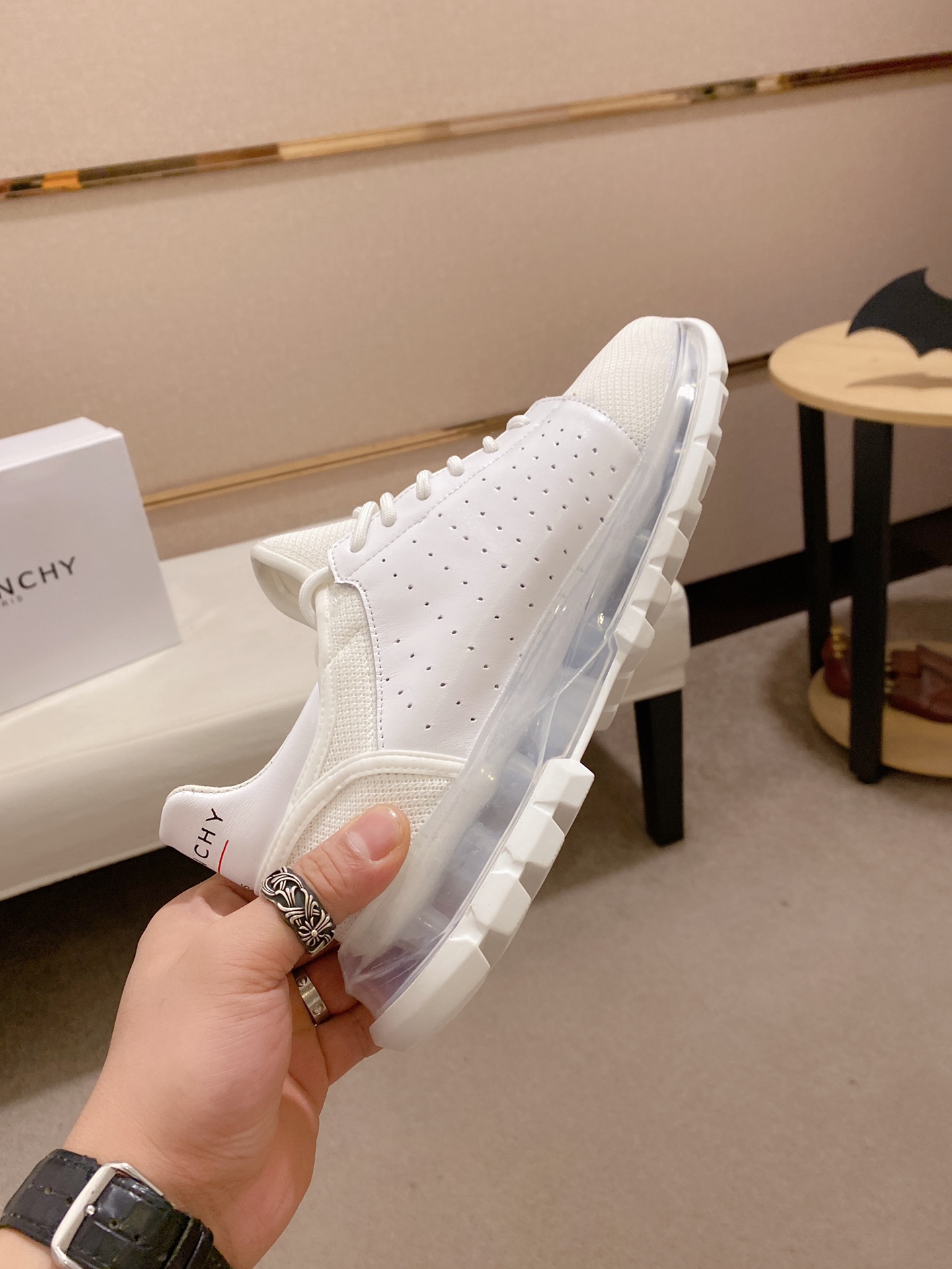 Givenchy Spectre Zip Sneakers 7 - vstockx