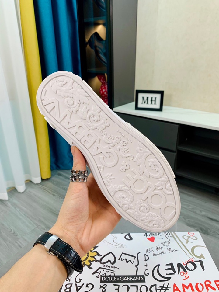 Dolce & Gabbana Low Tops Sneakers 90 - vstockx