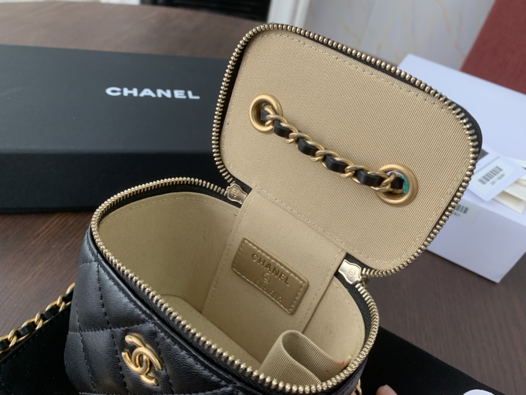 Handbag Chanel size 8.5cmx11cmx7 cm - vstockx