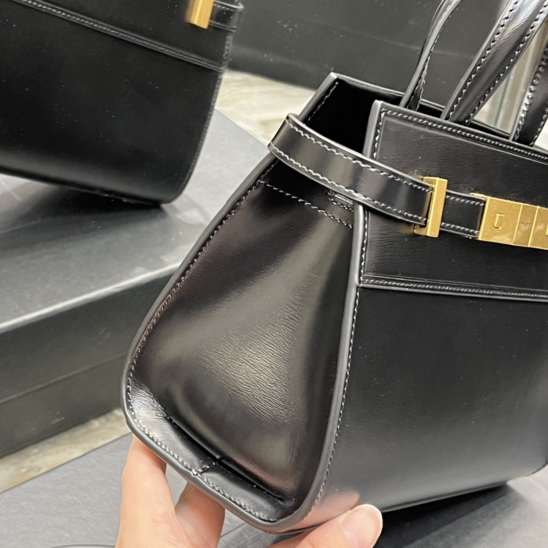 Handbags SAINT LAURENT 593741 size 21x16x9 cm - vstockx