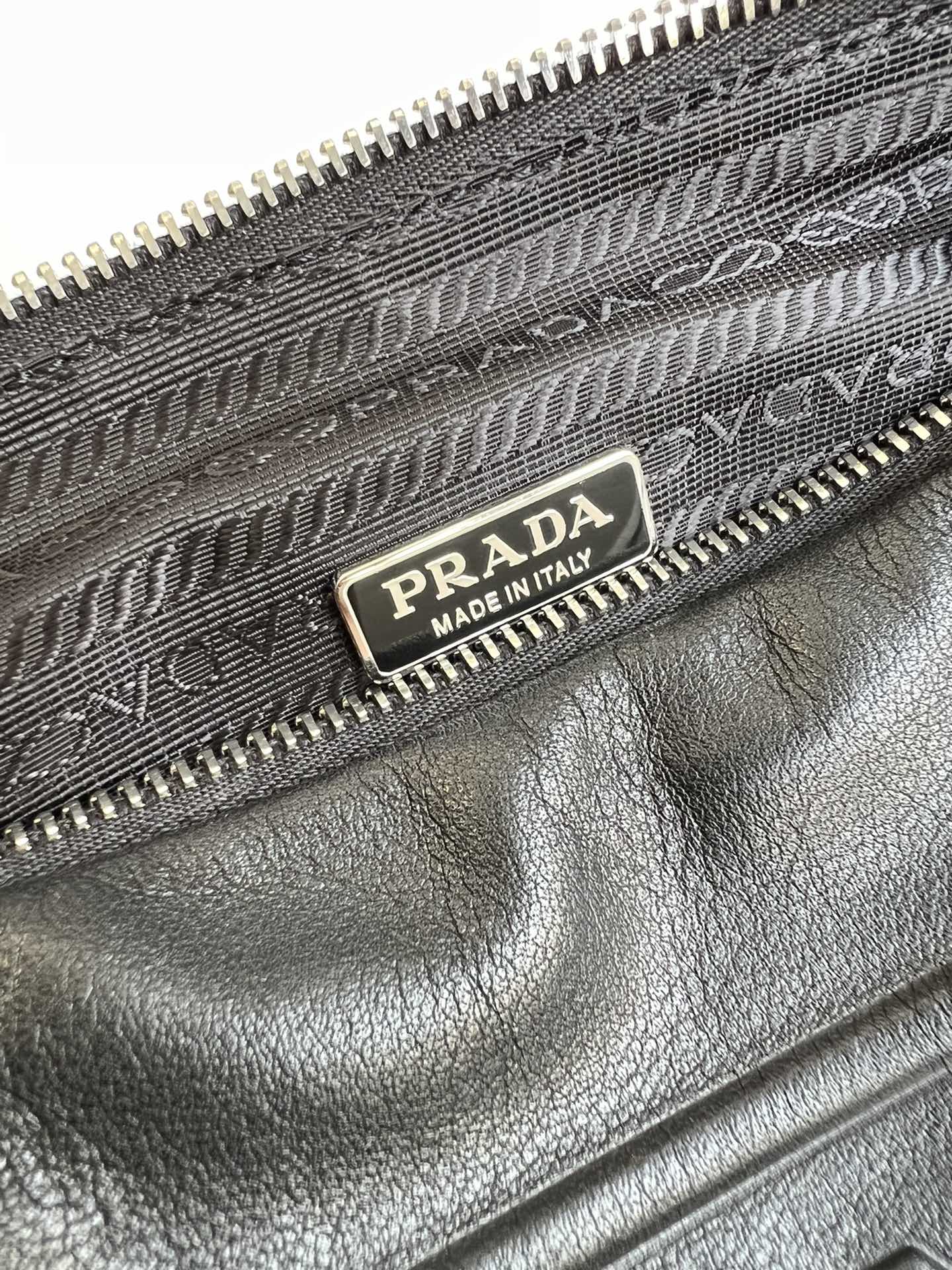 handbags prada 1BH190 26*14*12 - vstockx
