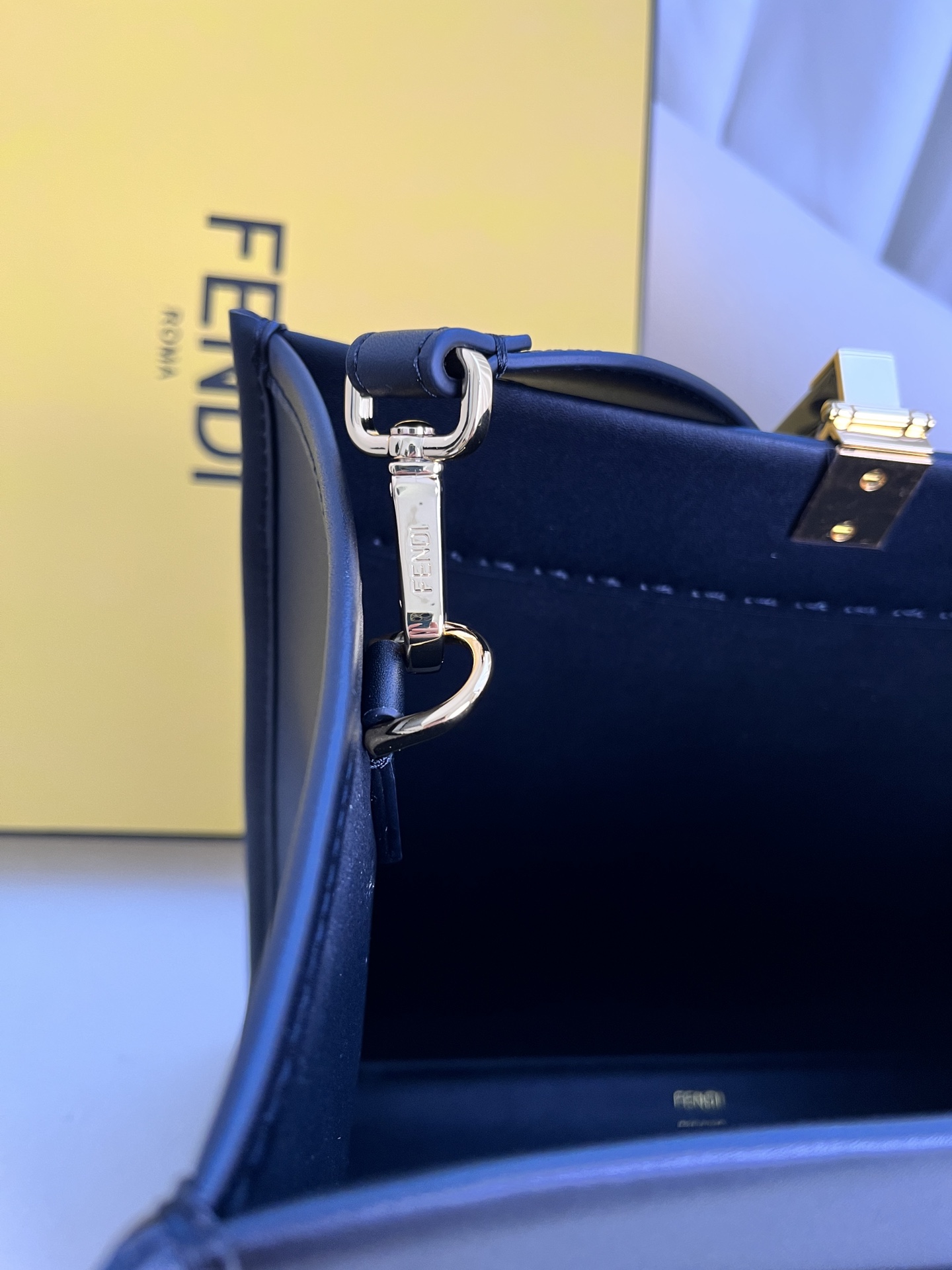 handbags FENDI 877 size:17*35*31 - vstockx