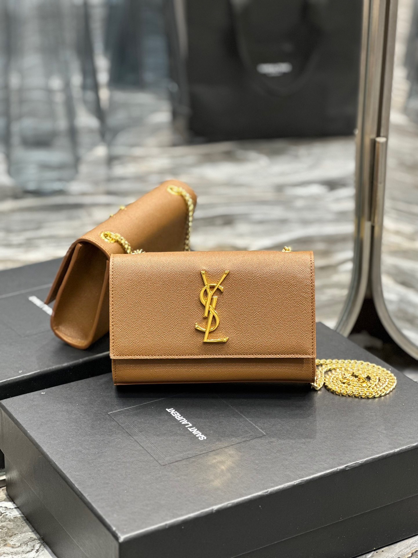 Handbags SAINT LAURENT 469390 size 20x13.5x5.5 cm - vstockx