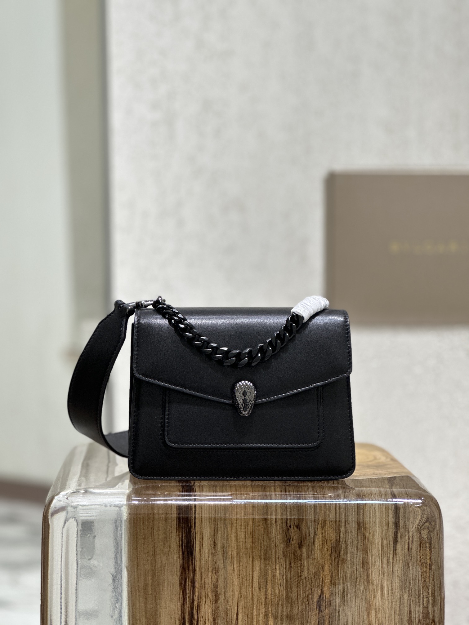Handbags Bvlgari 290763 size:20*14*8.5cm - vstockx