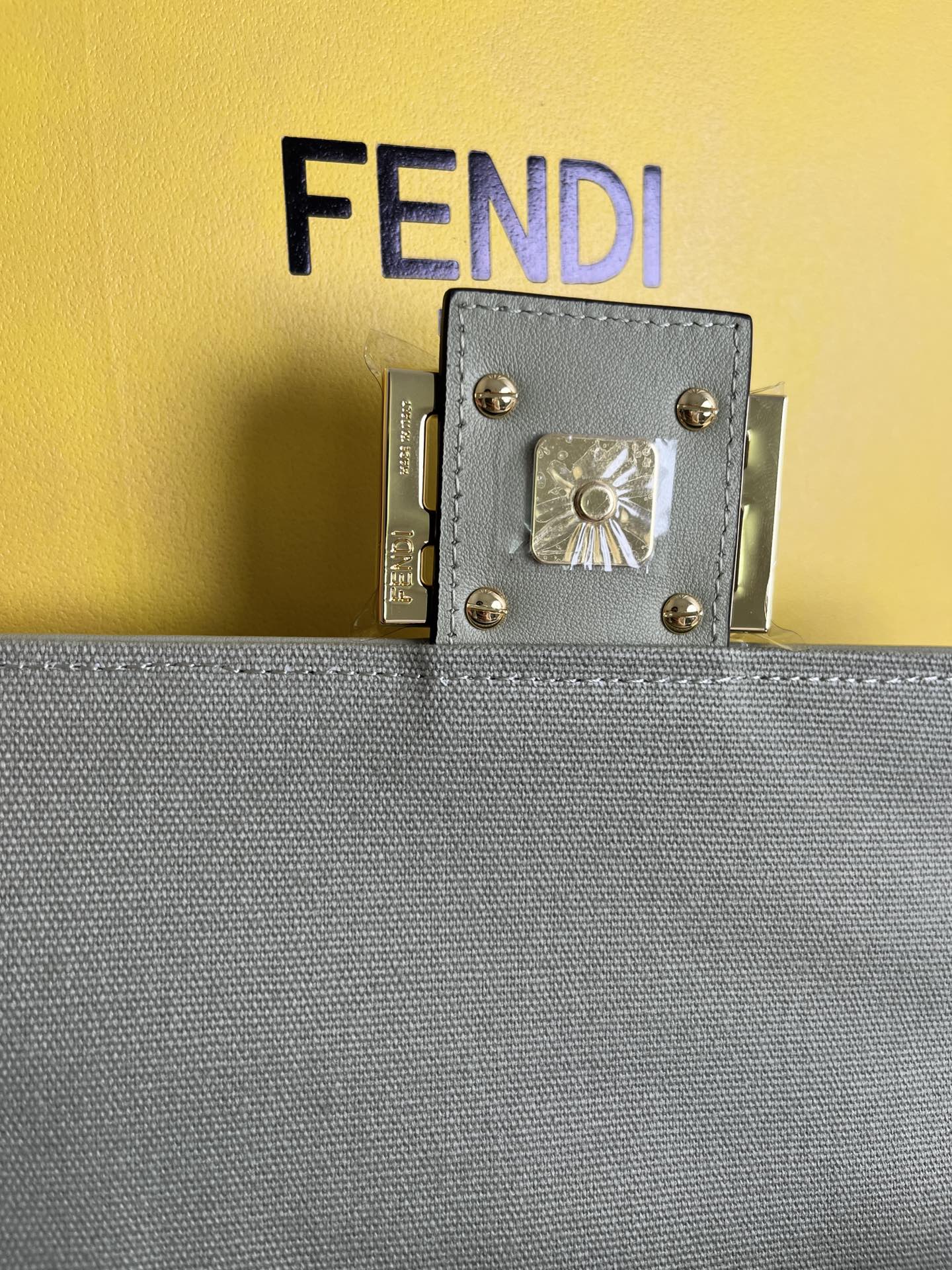 handbags FENDI 0159 size:26*5*15cm - vstockx