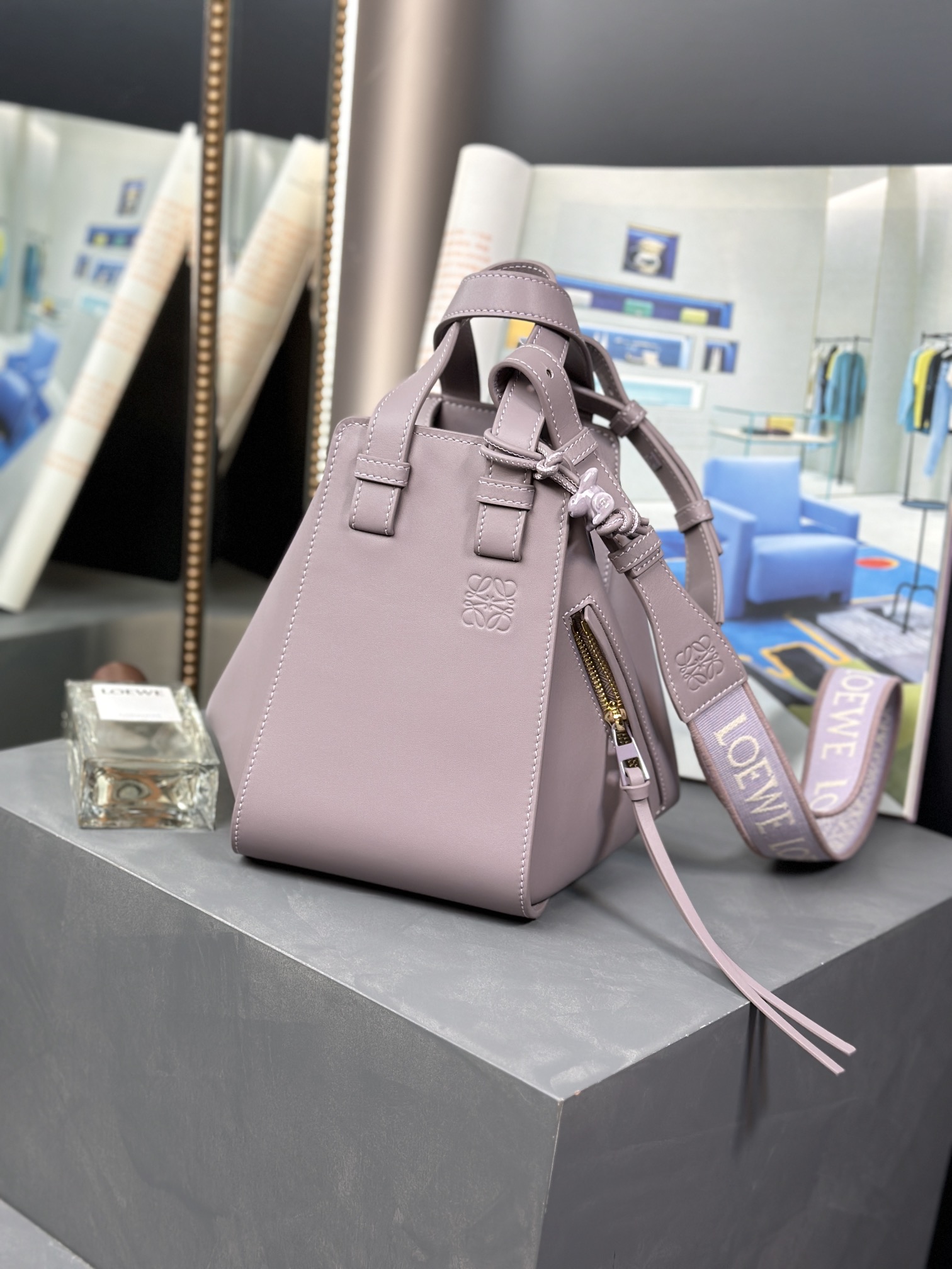 Handbags LOEWE  size:20.8-19.5-14.4 cm - vstockx