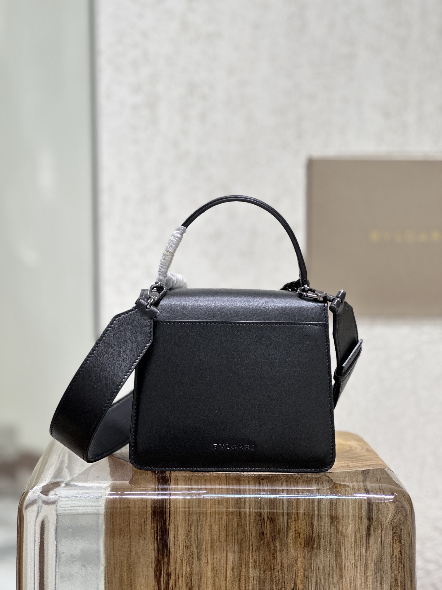Handbags Bvlgari 290762 size:18*15*9.5 cm - vstockx