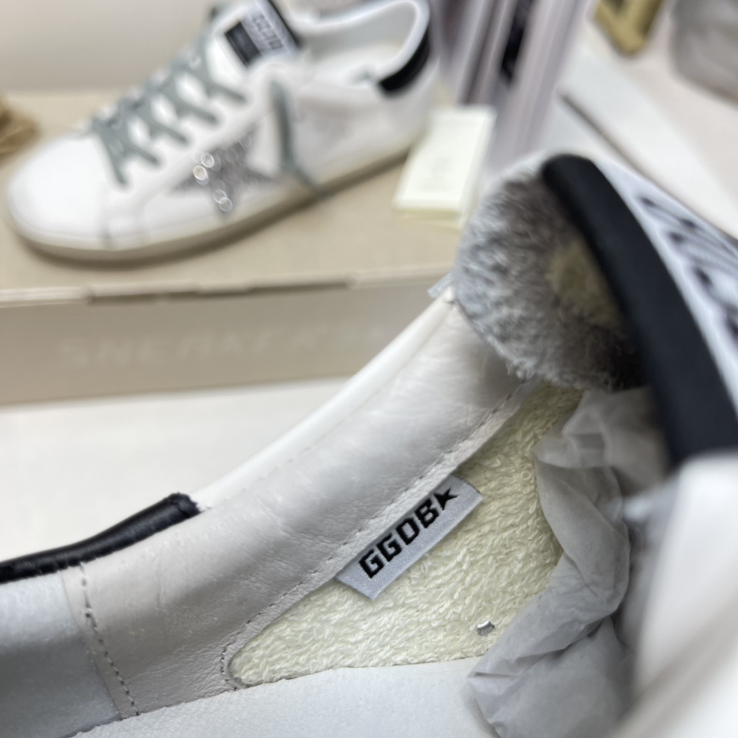 Golden Goose Superstar distressed-finish sneakers 28 - vstockx