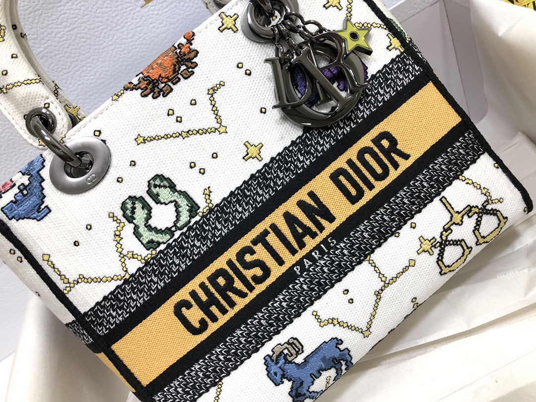 Handbag Dior M0565 size 24 x 20 x 11 cm - vstockx