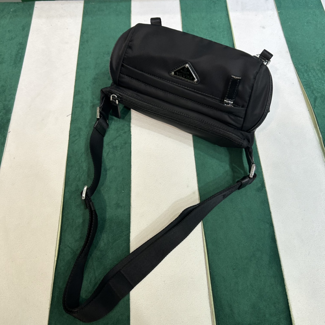 Handbags Prada 2VH171 size:20×13×9 cm - vstockx