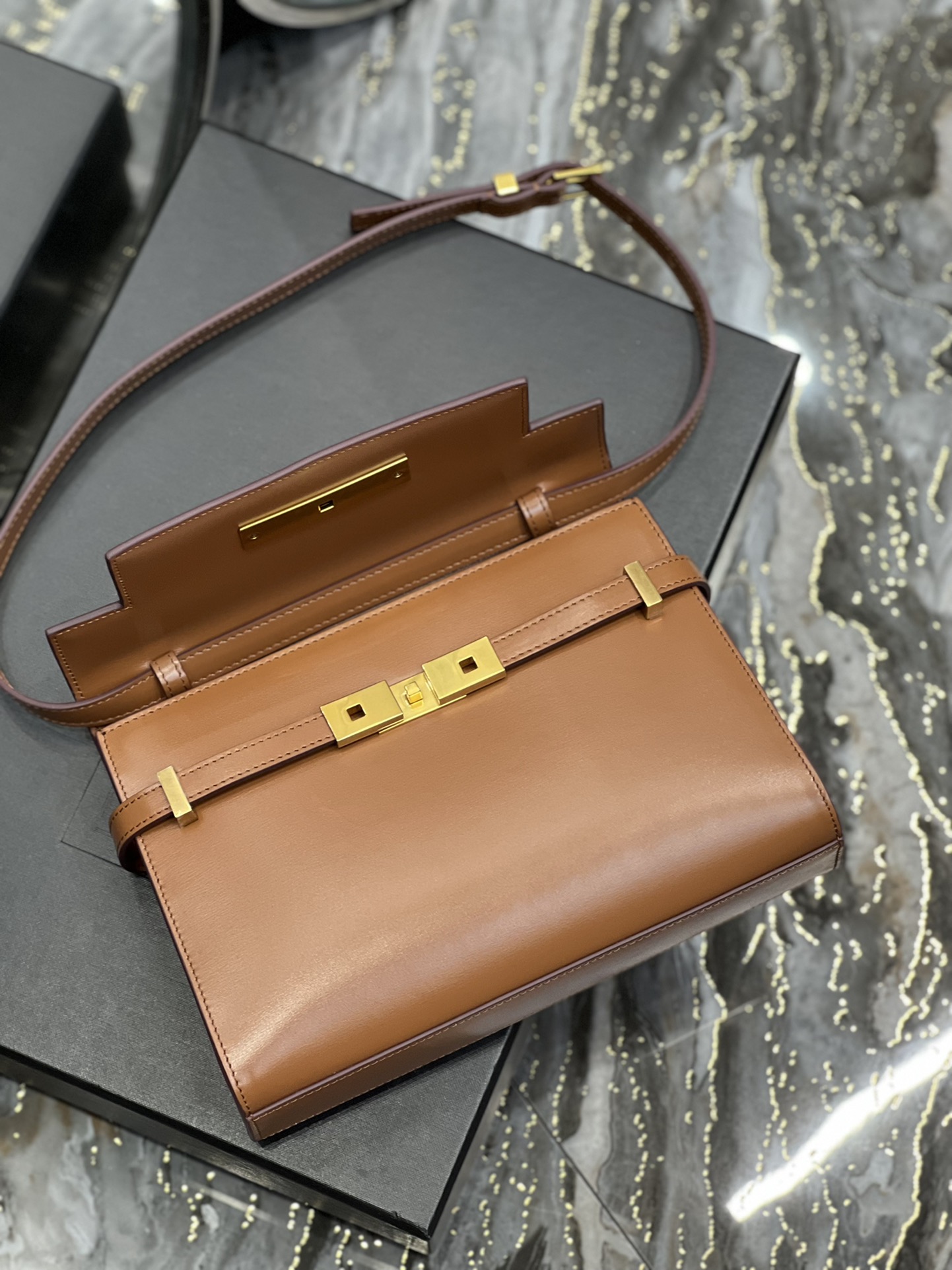 Handbags SAINT LAURENT 675626 size 24x17.5x6 cm - vstockx