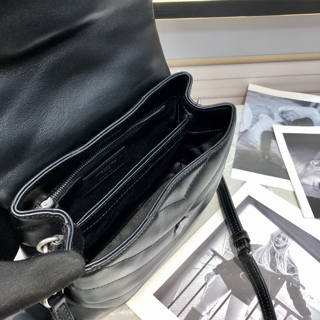 Handbags SAINT LAURENT 467072 size 20X14X7 cm - vstockx