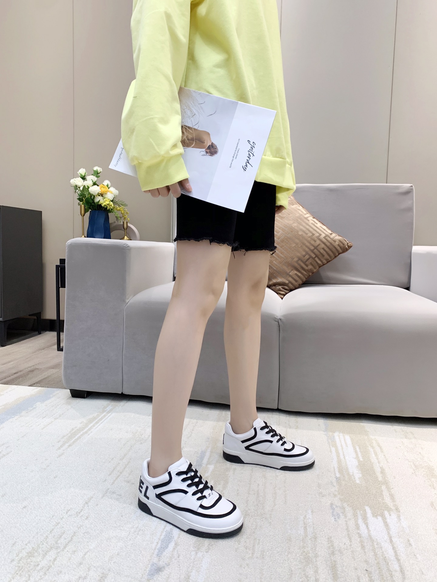 Chanel Low Top Sneaker 54 - vstockx