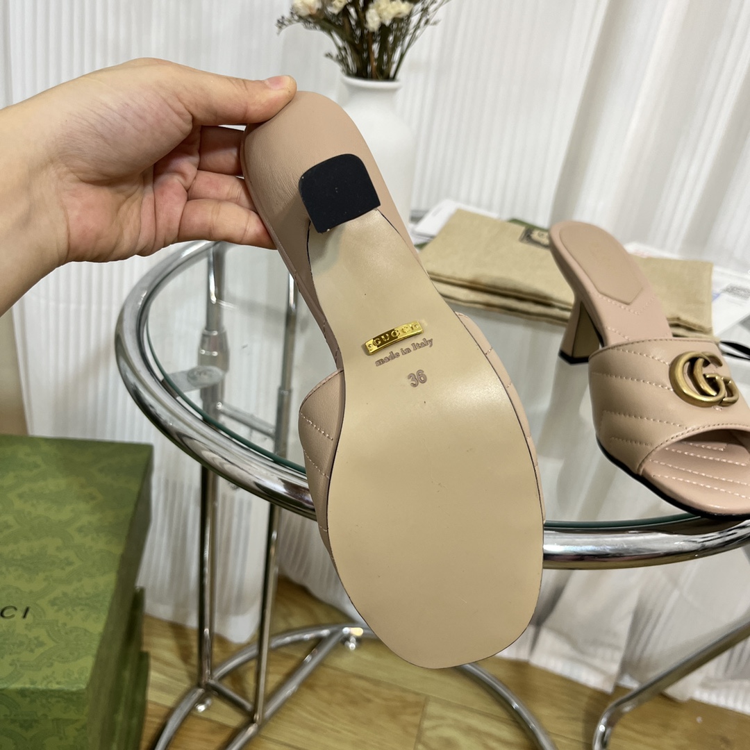 Gucci Women's Double G slide sandal WOMEN 7 - vstockx