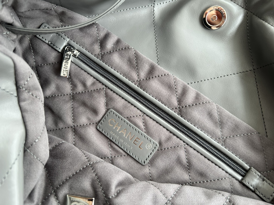 Handbag Chanel size 35cmx37cmx7 cm - vstockx