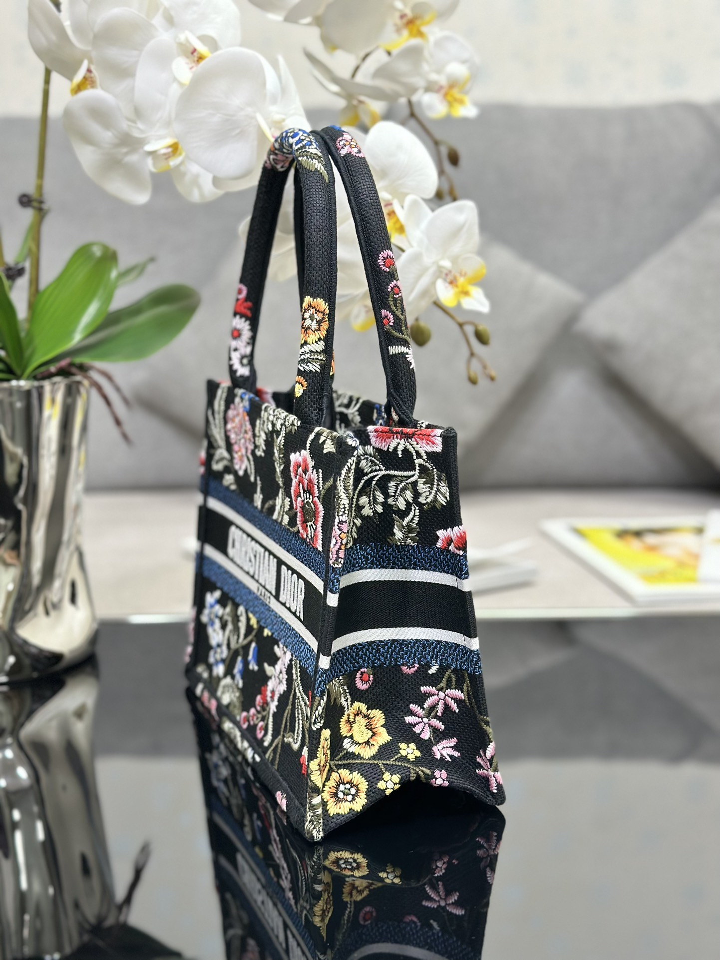 Handbag Dior M1286 size 26.5 x 21 x 14 cm - vstockx