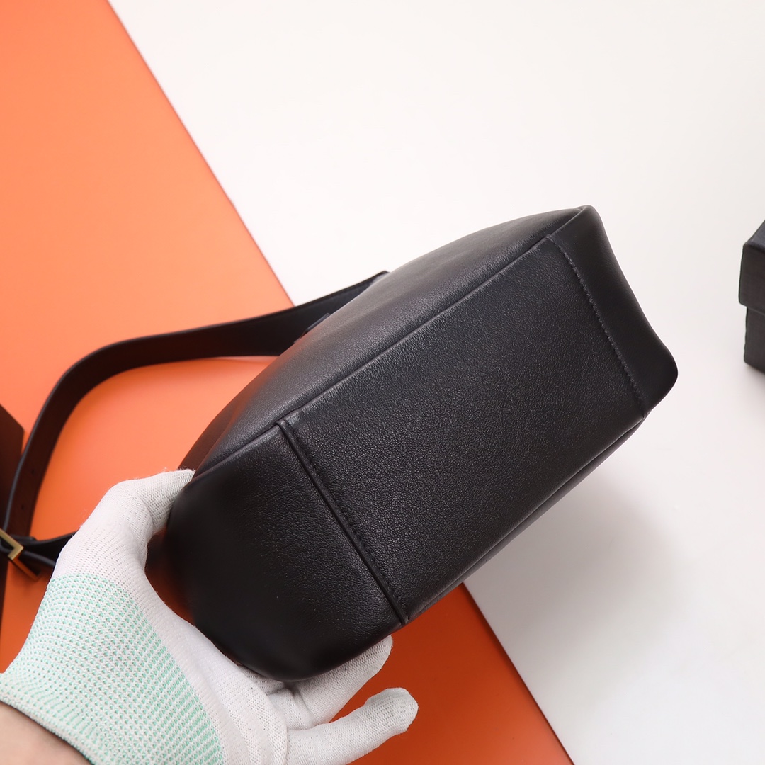 Handbags SAINT LAURENT 657230 size 24  24  10 cm - vstockx