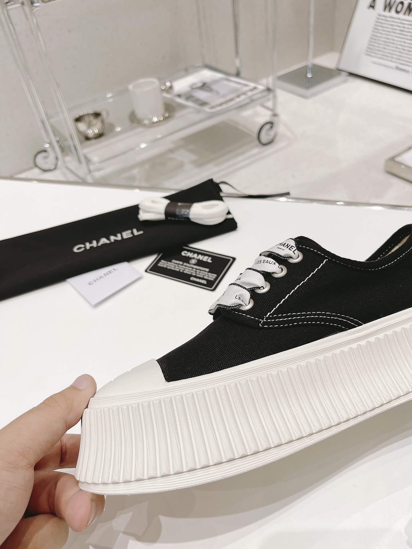 Chanel Platform Sneaker 7 - vstockx