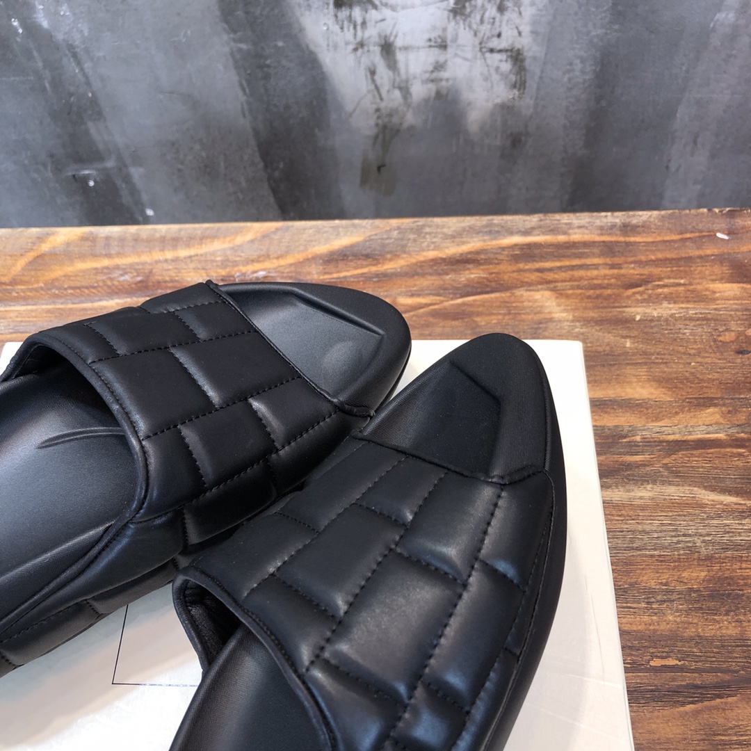 Balmain B-IT Mules Quilted Black - vstockx