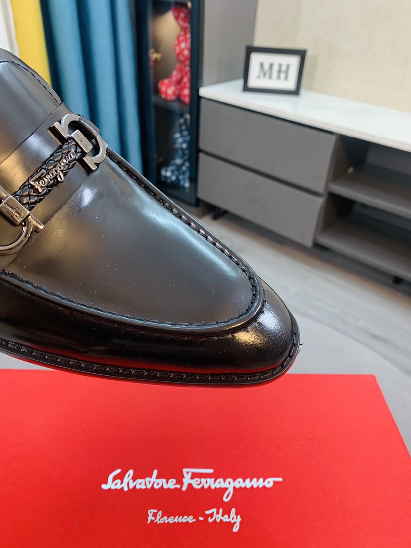 Salvatore Ferragamo Boots 39 - vstockx