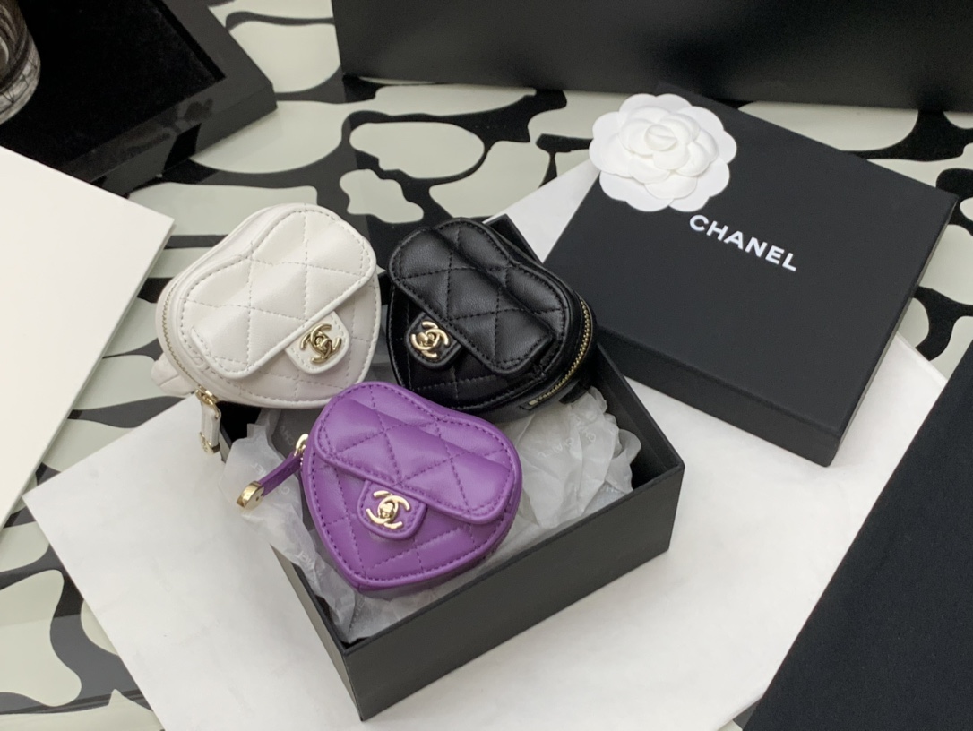 Handbag Chanel size 8*8.5*5.5* cm - vstockx