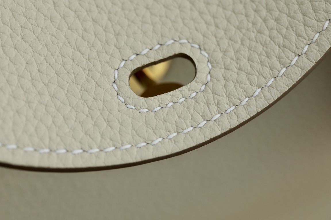 Handbags HermesLindy mini tc - vstockx