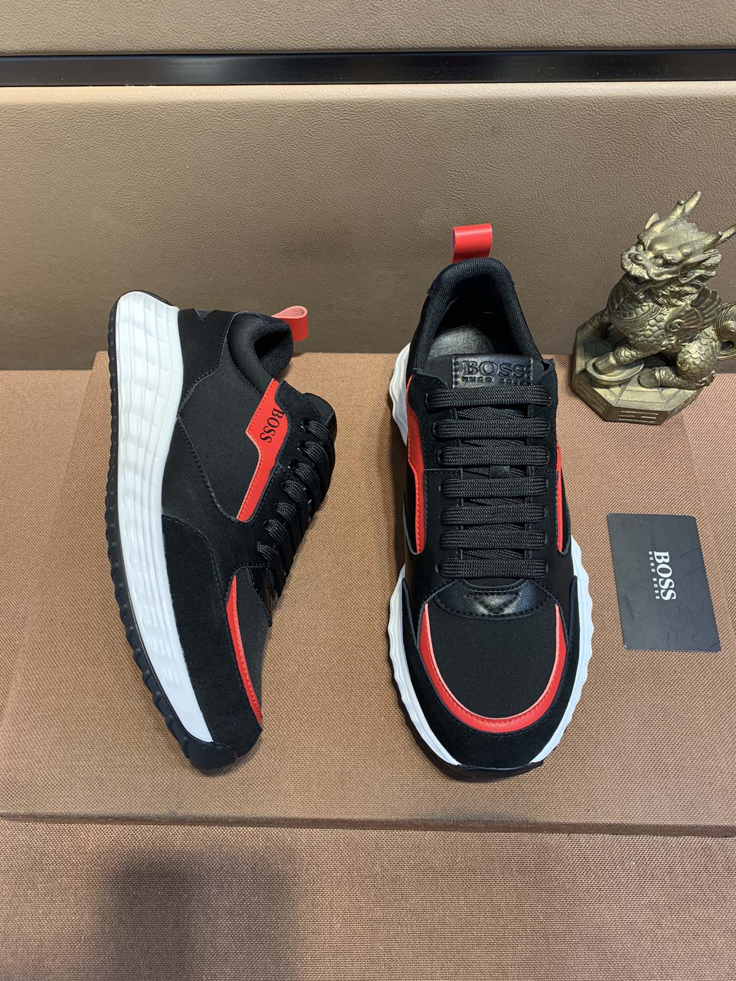 HUGO BOSS Low Top Sneaker 3 - vstockx