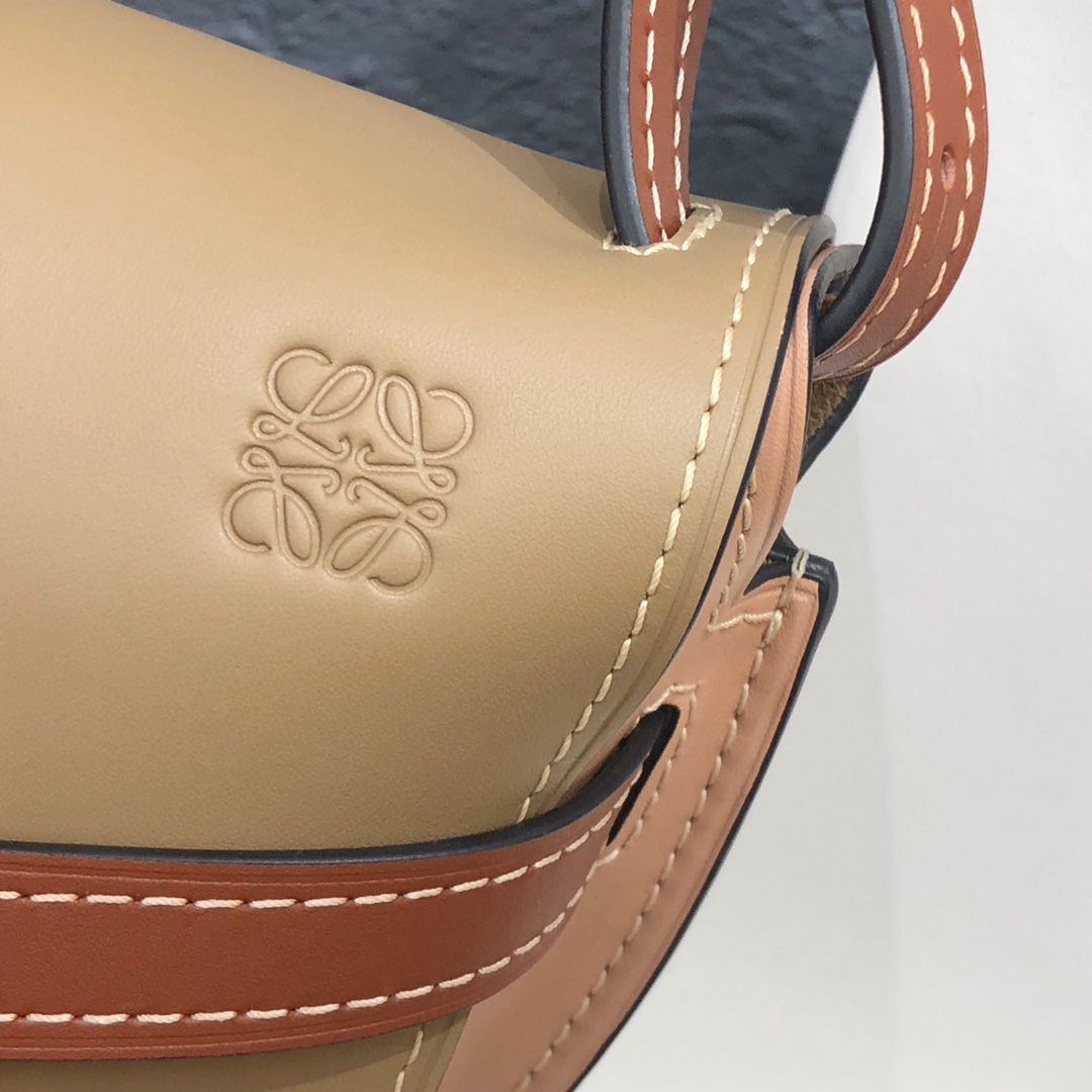 Handbags LOEWE zp size:20*19*11.5 cm - vstockx