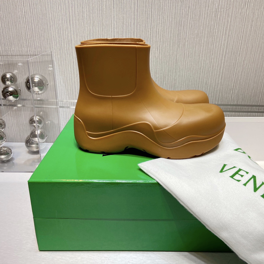 Bottega Veneta Boots 22 - vstockx