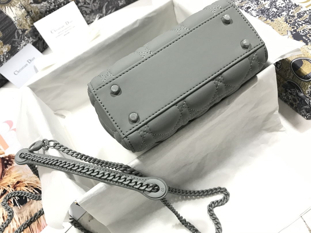 Handbag Dior M0505 size 17 x 15 x 7 cm - vstockx