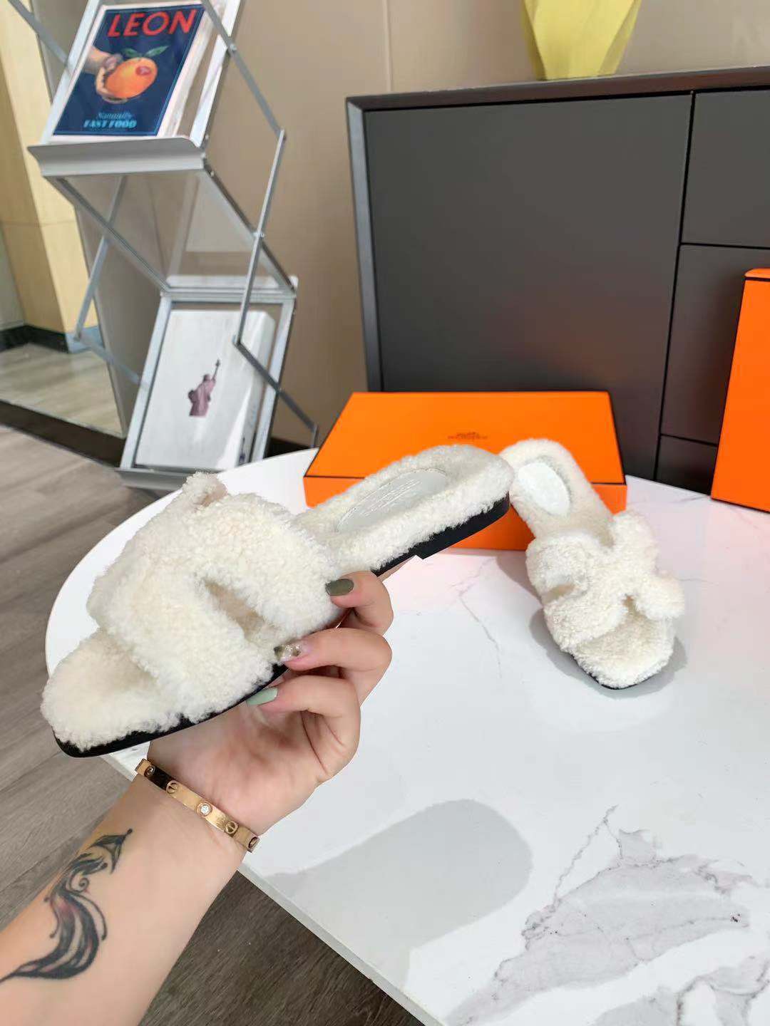 Hermes Sandals 46 - vstockx