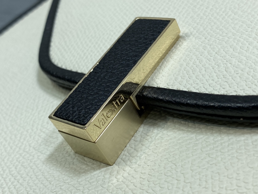 Handbag VALEXTRA size ** - vstockx