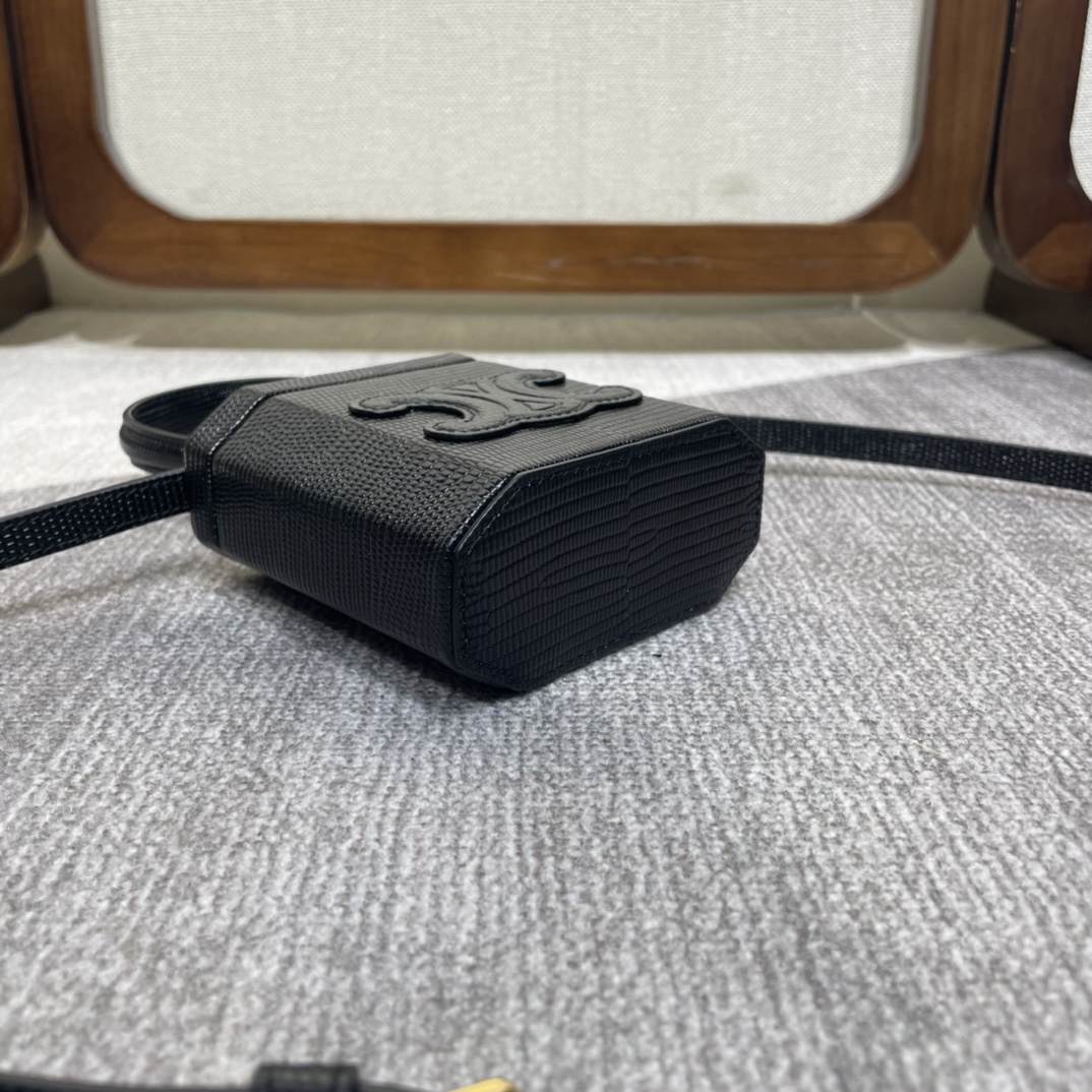 Handbags CELIN LOCK TRIOMPHE 199602 size:11 X 10 X 5 cm - vstockx