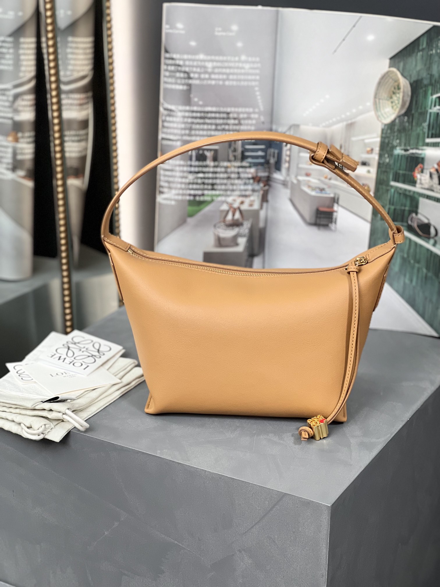 Handbags LOEWE Cubi size:21-17-13 cm - vstockx