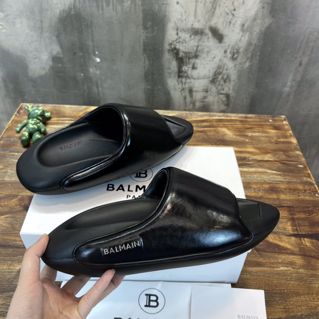 Balmain Quilted leather B-IT mules 11 - vstockx