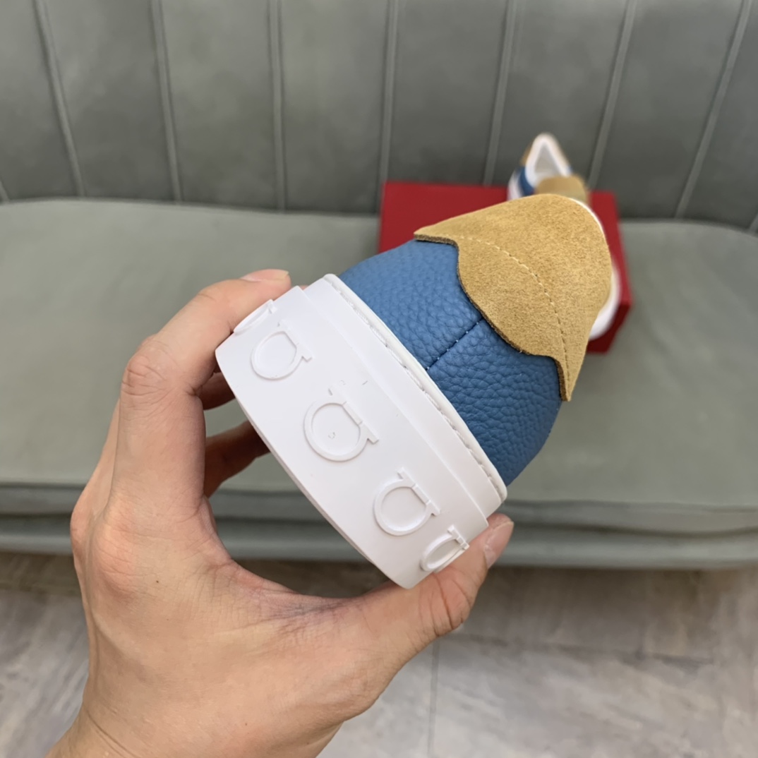 Salvatore Ferragamo Gancini Sneaker 17 - vstockx